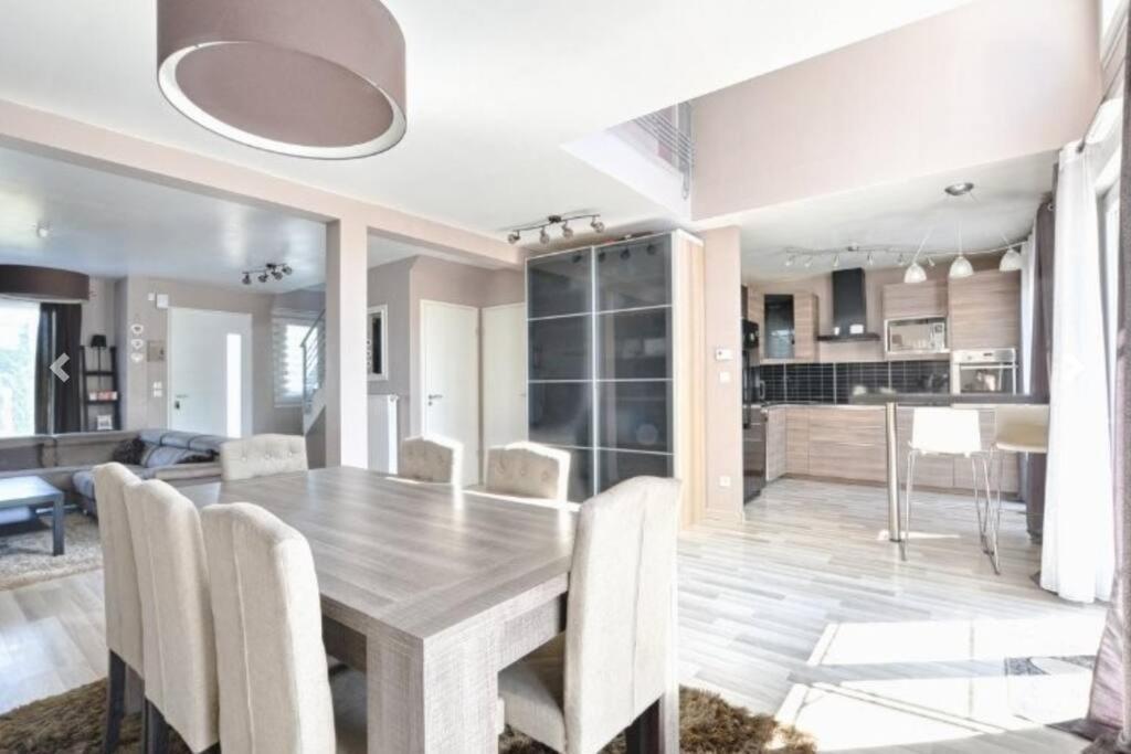 Maison 120 M² A Vigy Bagian luar foto